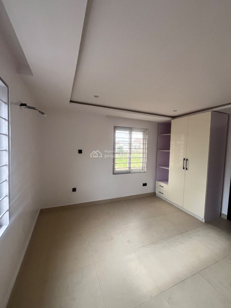 Newly Renovated and Spacious 3 Bed Apartments with Bq on First Floor, Off Jeremiah Ugwu Street Main Lekki Phase 1, Lekki Phase 1, Lekki, Lagos, Flat / Apartment for Rent