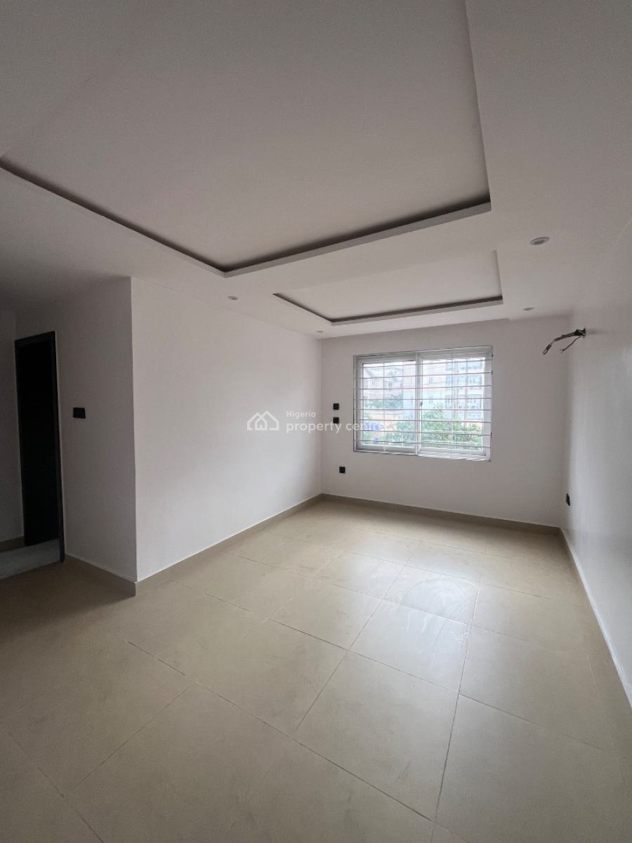 Newly Renovated and Spacious 3 Bed Apartments with Bq on First Floor, Off Jeremiah Ugwu Street Main Lekki Phase 1, Lekki Phase 1, Lekki, Lagos, Flat / Apartment for Rent