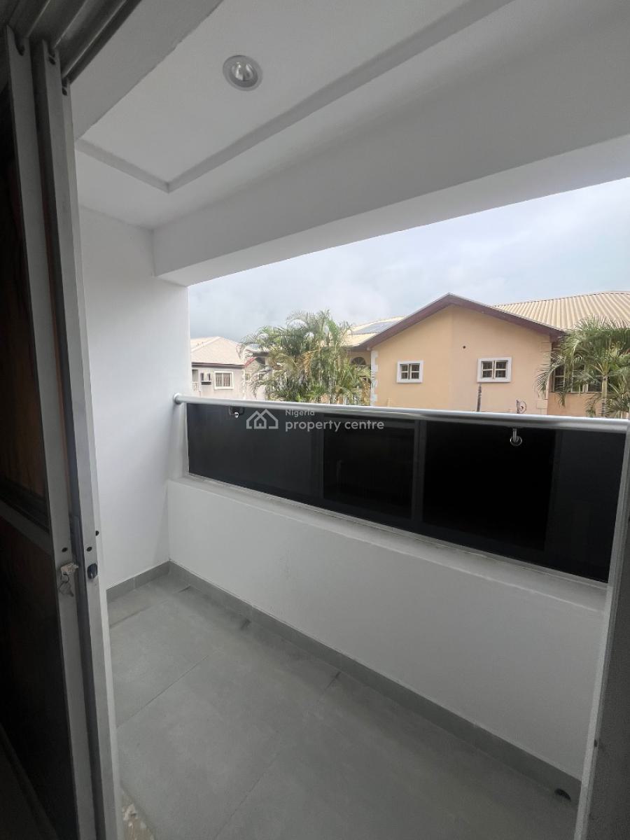 Newly Renovated and Spacious 3 Bed Apartments with Bq on First Floor, Off Jeremiah Ugwu Street Main Lekki Phase 1, Lekki Phase 1, Lekki, Lagos, Flat / Apartment for Rent