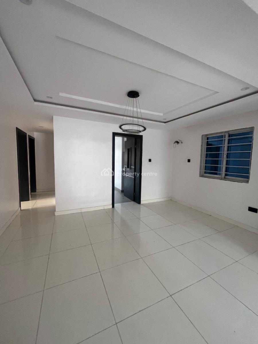 Newly Renovated and Spacious 3 Bed Apartments with Bq on First Floor, Off Jeremiah Ugwu Street Main Lekki Phase 1, Lekki Phase 1, Lekki, Lagos, Flat / Apartment for Rent
