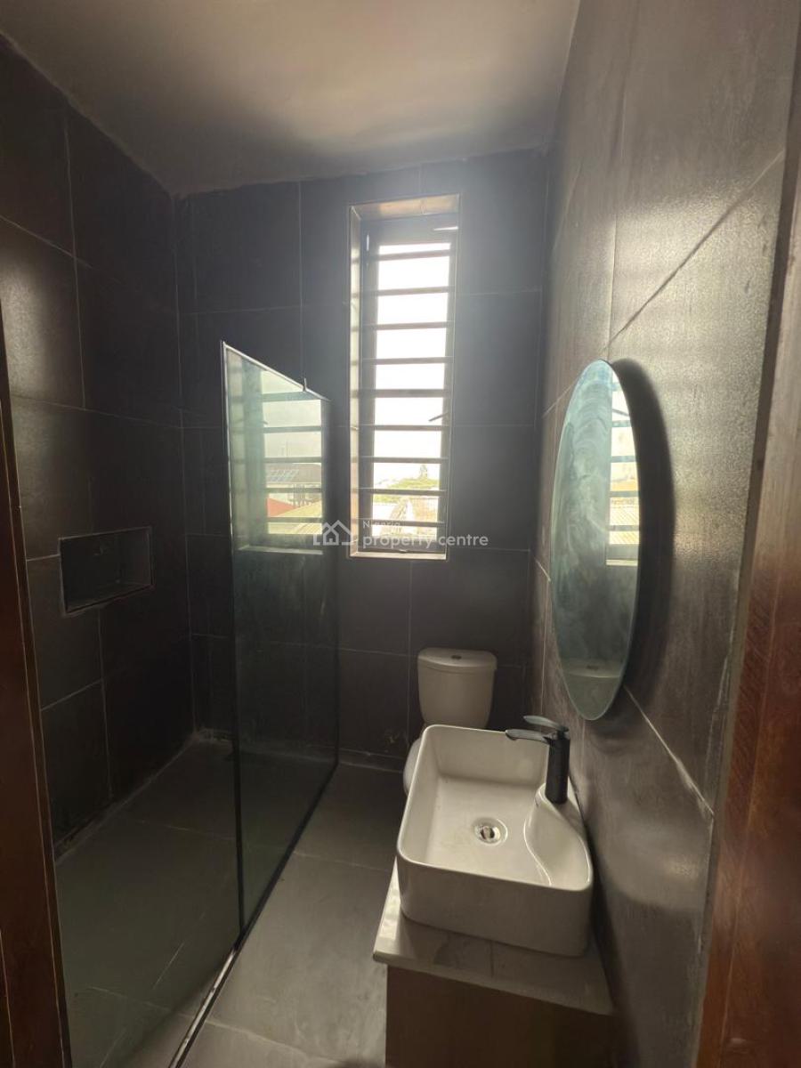 Amazing 5 Bedroom Duplex with a Bq in a Secured Vicinity, Lekki Phase 1, Lekki, Lagos, House for Sale