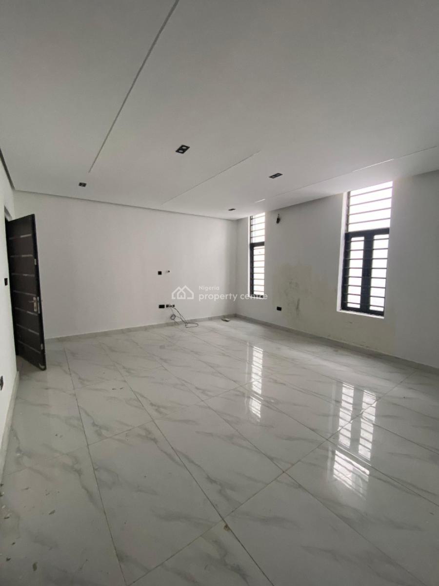 Exquisite 2 Bedroom Apartment in a Well Secured Environment., Ologolo, Lekki, Lagos, Flat / Apartment for Sale