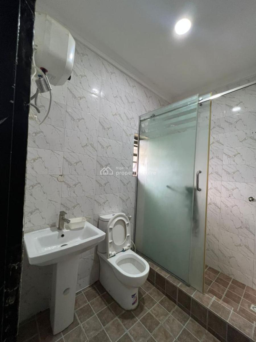 Spacious En-suit Master Bedroom Self-contained, Victoria Crest Estate 3, Orchid Road, Lekki, Lagos, Self Contain (single Rooms) for Rent