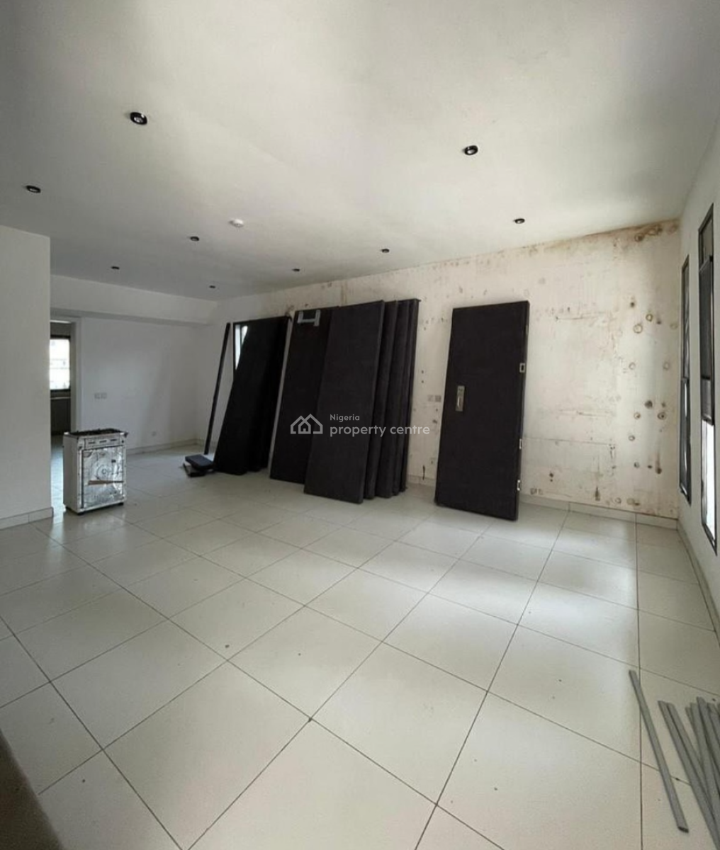 Well Maintained 4 Bedroom Maisonette with a Bq, Ologolo Lekki, Ologolo, Lekki, Lagos, House for Rent