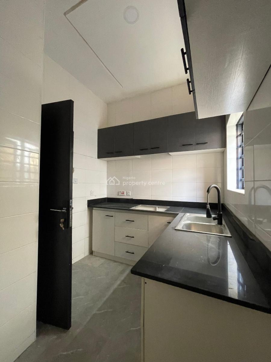 Exquisite 1bedroom Apartment in a Well Secured Environment., Ologolo, Lekki, Lagos, Flat / Apartment for Sale