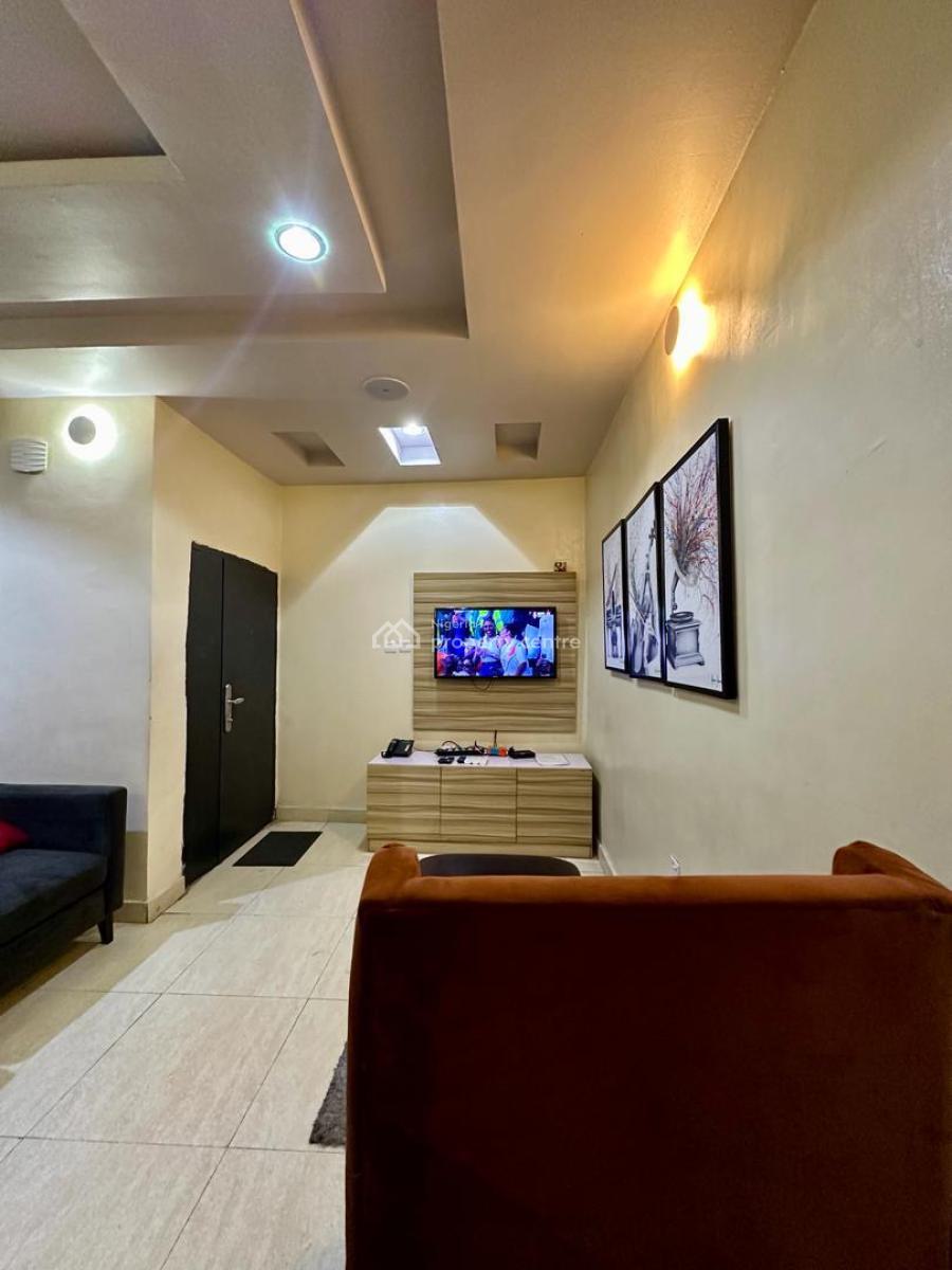 2 Bedroom Apartment, Surulere, Lagos, Flat / Apartment Short Let