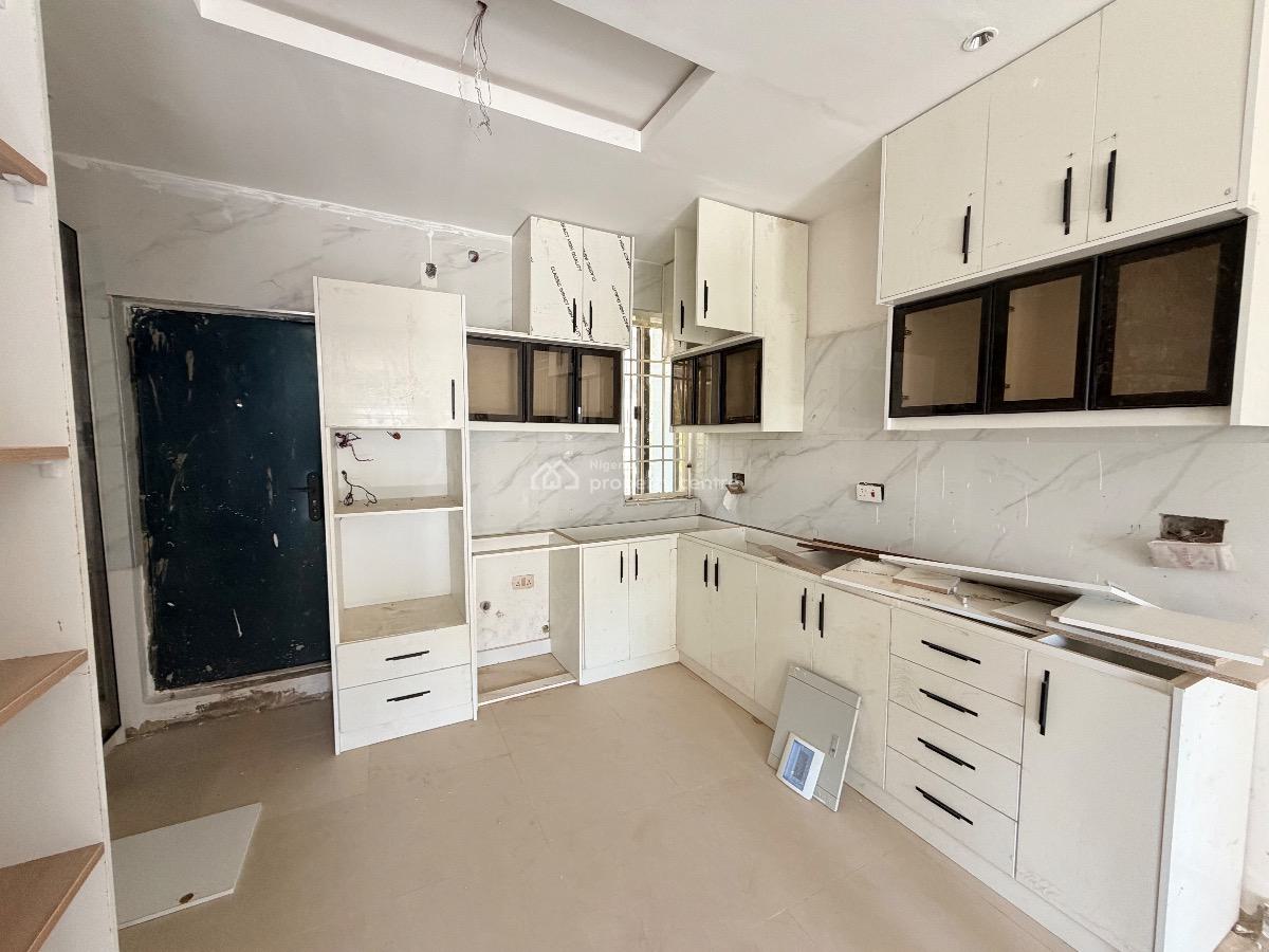 5 Bedroom House, Off Coza, Guzape District, Abuja, Terraced Duplex for Sale