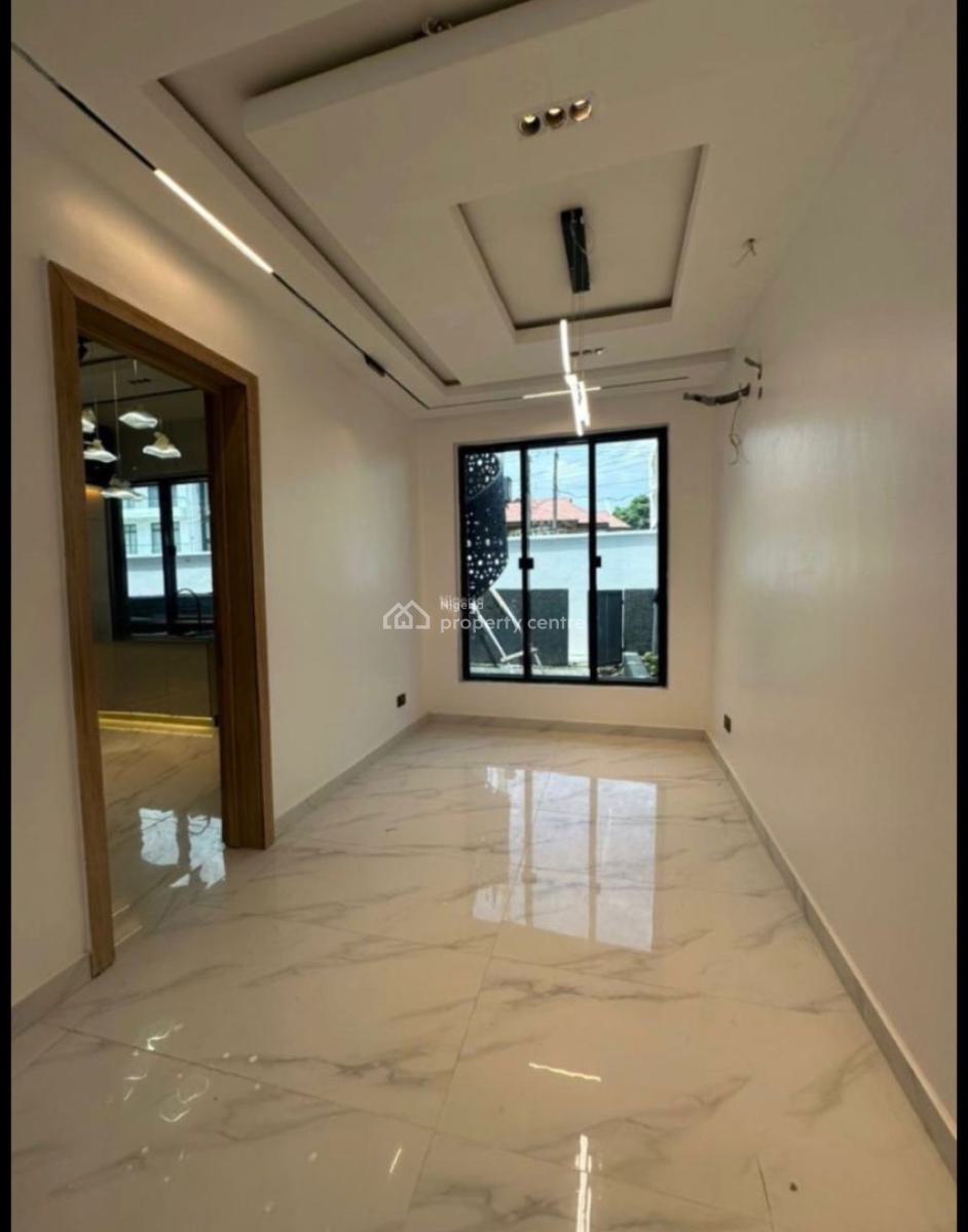 Spacious 4 Bedroom with Pool, Lekki Phase 1, Lekki, Lagos, Semi-detached Duplex for Sale