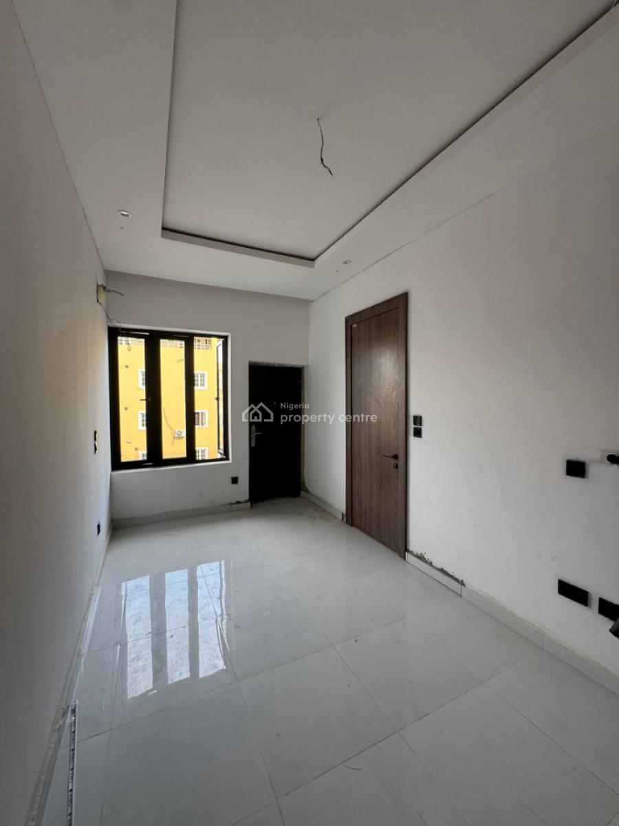 Magnificent 3 Bedroom Penthouse with Swimming Pool, Lekki Phase 1, Lekki, Lagos, Flat / Apartment for Sale