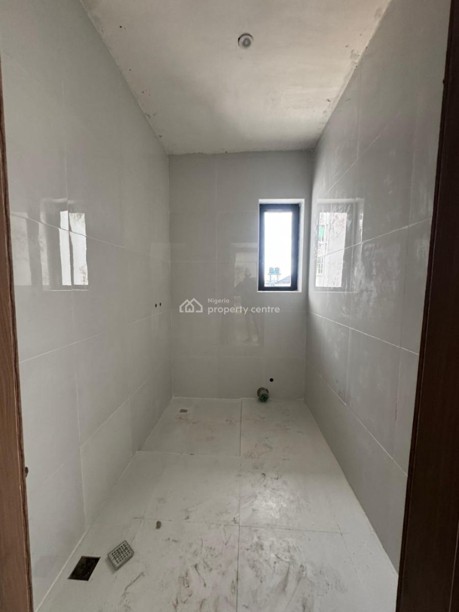 Magnificent 3 Bedroom Penthouse with Swimming Pool, Lekki Phase 1, Lekki, Lagos, Flat / Apartment for Sale