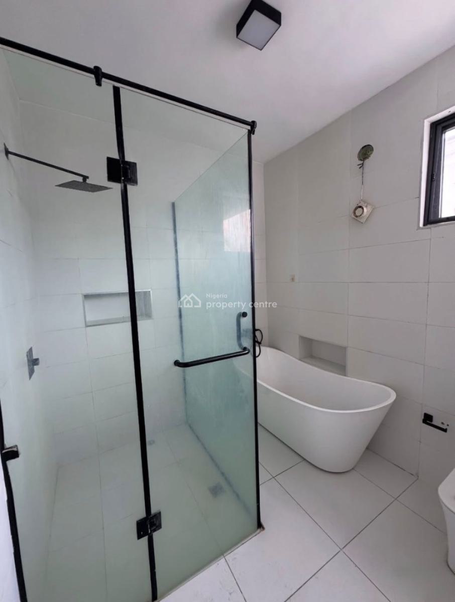 Well Maintained 4 Bedroom Maisonette with Bq, Ologolo Lekki Lagos, Ologolo, Lekki, Lagos, Flat / Apartment for Rent