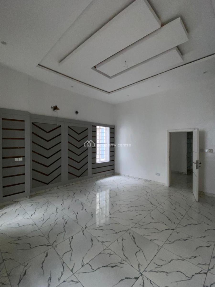 Standard and Spacious Master Bedroom, Royal Pine Estate Orchard Road, Lekki, Lagos, Flat / Apartment for Rent