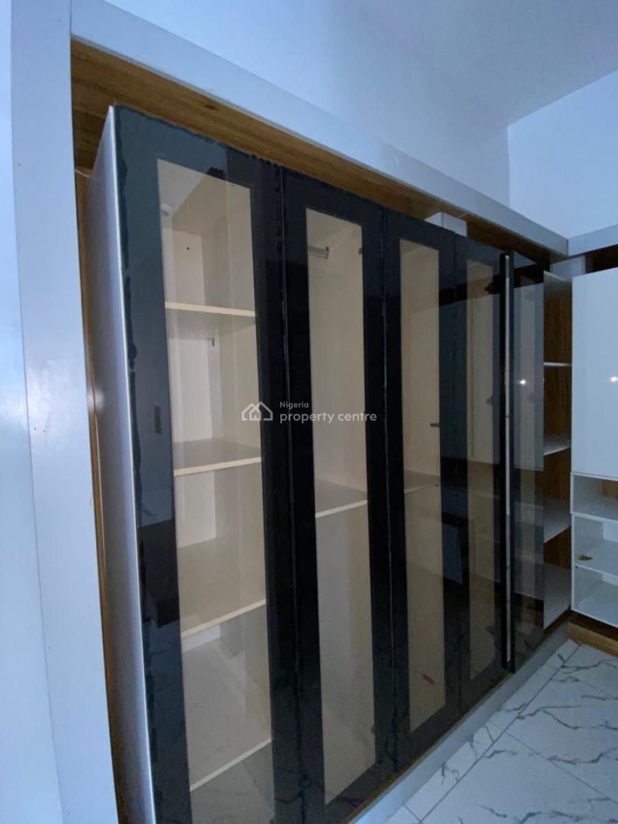 Standard and Spacious Master Bedroom, Royal Pine Estate Orchard Road, Lekki, Lagos, Flat / Apartment for Rent