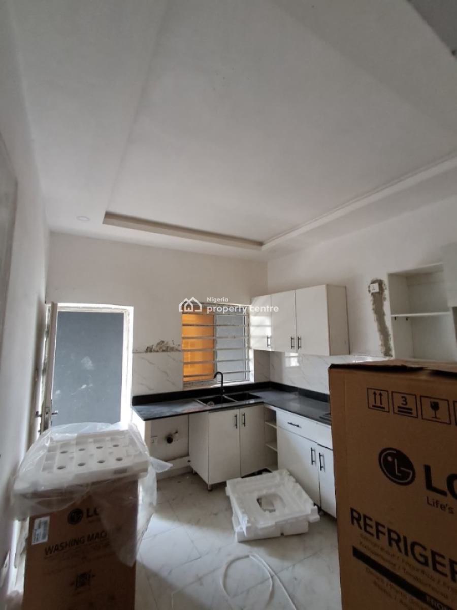Newly Built Serviced 2 Bed Apartment with Bq, Ologolo Lekki Lagos, Ologolo, Lekki, Lagos, Flat / Apartment for Rent