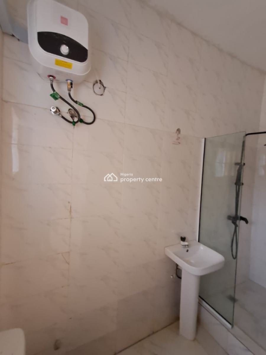 Newly Built Serviced 2 Bed Apartment with Bq, Ologolo Lekki Lagos, Ologolo, Lekki, Lagos, Flat / Apartment for Rent