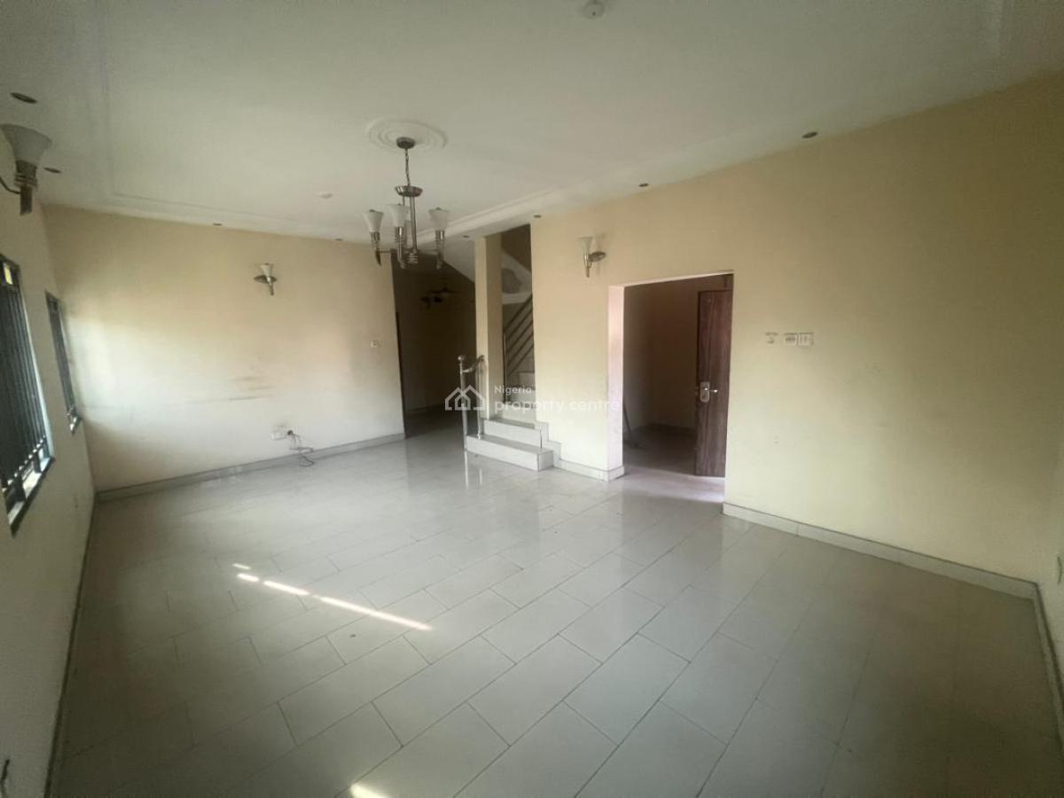 Self Compound 4 Bedroom Semi-detached Duplex with Bq, Chevron, Lekki, Lagos, Semi-detached Duplex for Rent