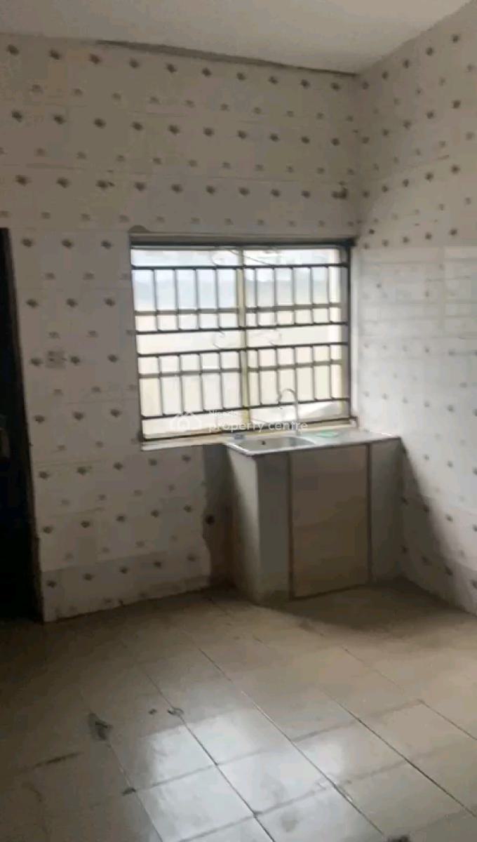 Standard and Spacious 2 Bedroom Flat, Gated Estate, Gbagada, Lagos, Flat / Apartment for Rent