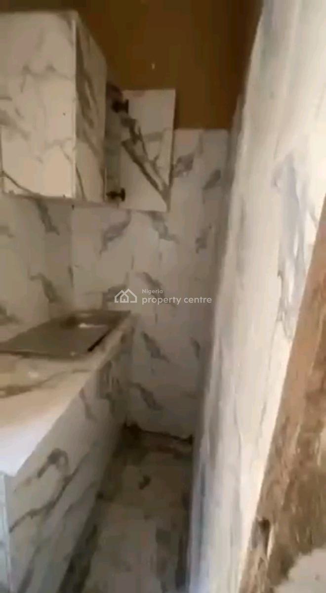 Standard and Spacious Mini Flat, Shomolu, Shomolu, Lagos, Mini Flat (room and Parlour) for Rent