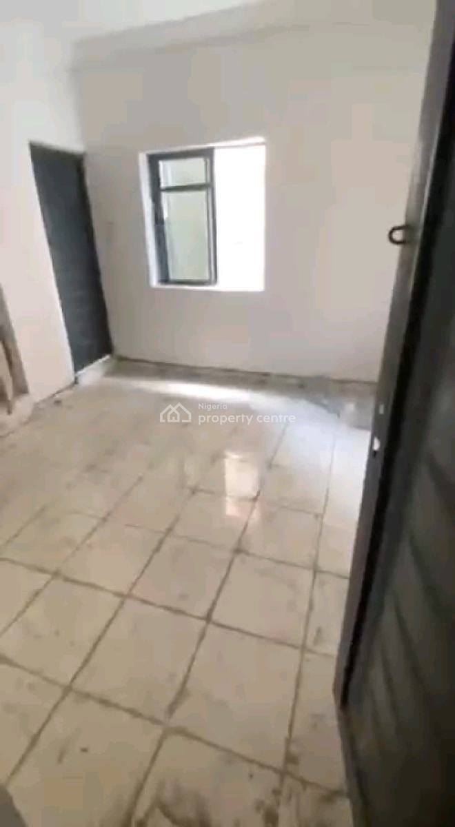 Standard and Spacious Mini Flat, Shomolu, Shomolu, Lagos, Mini Flat (room and Parlour) for Rent