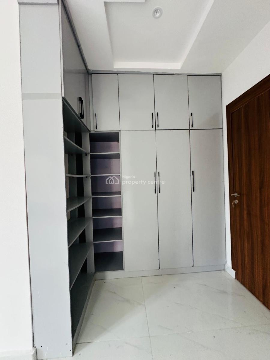 Neatly Built 2bedroom Apartment in Ikate ,lekki, Ikate ,lekki ,lagos , Nigeria, Ikate, Lekki, Lagos, Flat / Apartment for Sale