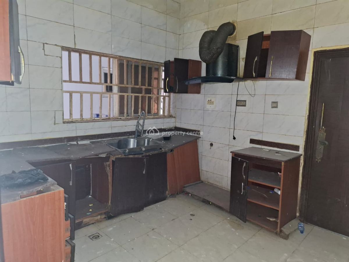 Standard and Serviced 3 Bedroom Apartment with Bq, Durumi, Abuja, Flat / Apartment for Rent