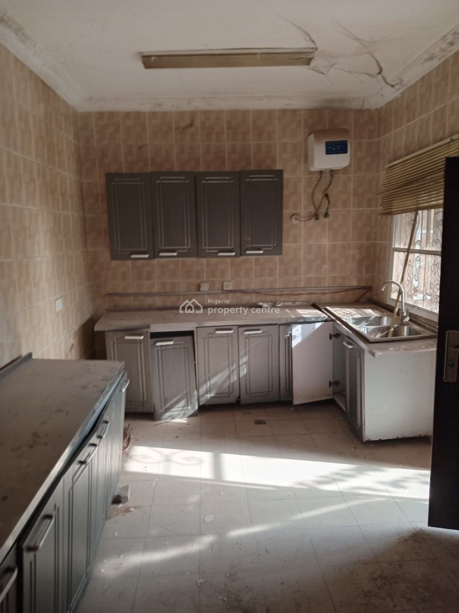a Good 3-bedroom Terrace Duplex + 1bq Attached., Apo-gudu District After Ceadercrest Hospital., Apo, Abuja, Terraced Duplex for Rent