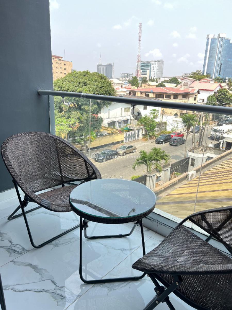 a Charming 1-bedroom Apartment, Nestled in a Serene Environment. This, Lekki Phase 1, Lekki, Lagos, Flat / Apartment Short Let