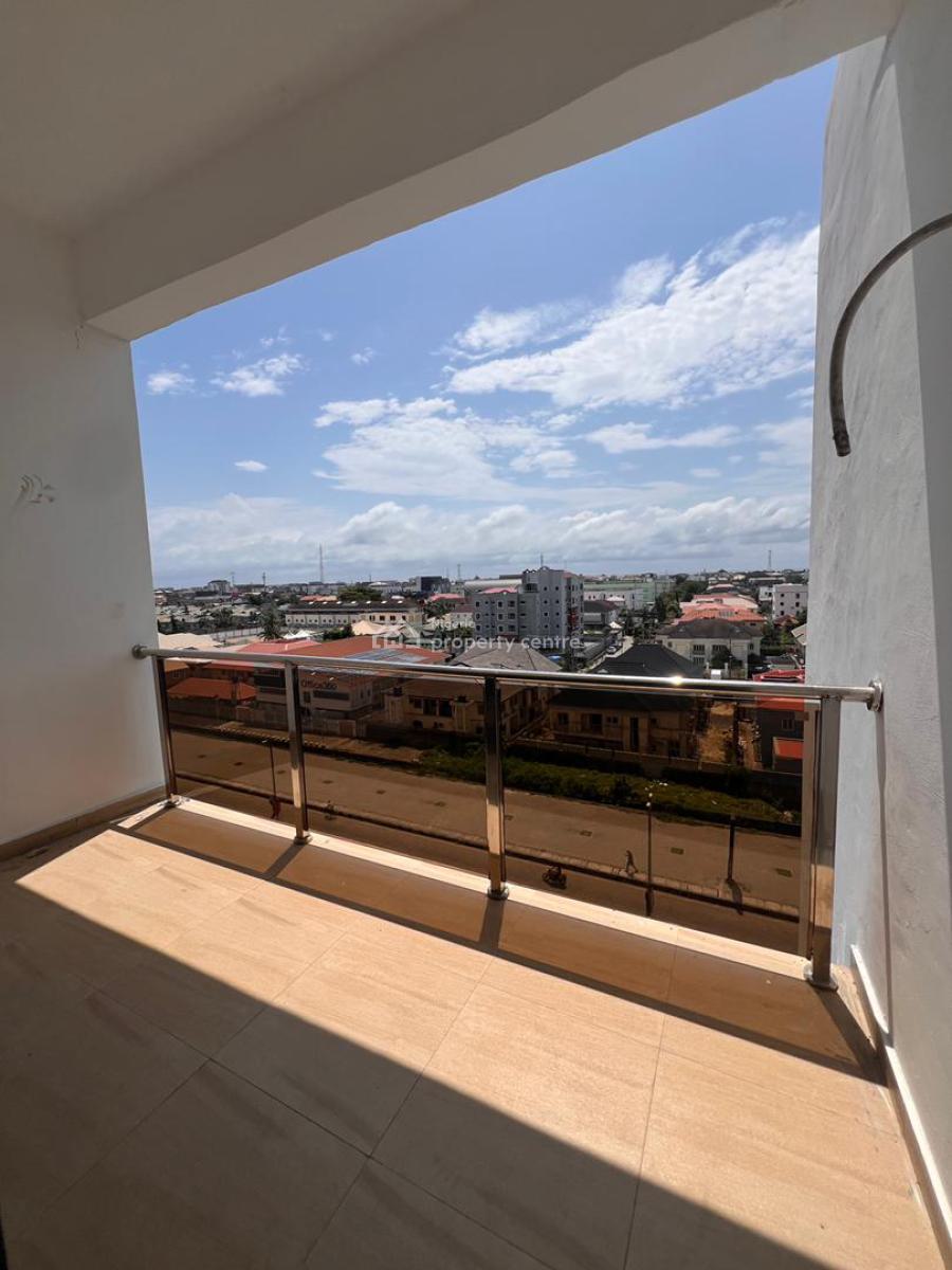 Luxurious 3 Bedroom Apartment with Elevator, Swimming Pool, Gym & Bq, Less Than 8 Minutes From Evercare Hospital, Lekki, Lekki Phase 1, Lekki, Lagos, Block of Flats for Sale