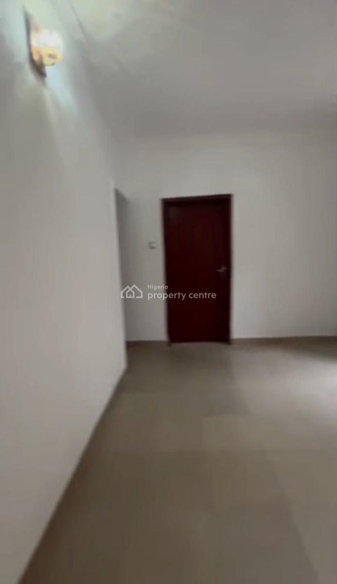 Massive (spacious) Clean Miniflat, Thomas, Ajiwe, Ajah, Lagos, Mini Flat (room and Parlour) for Rent