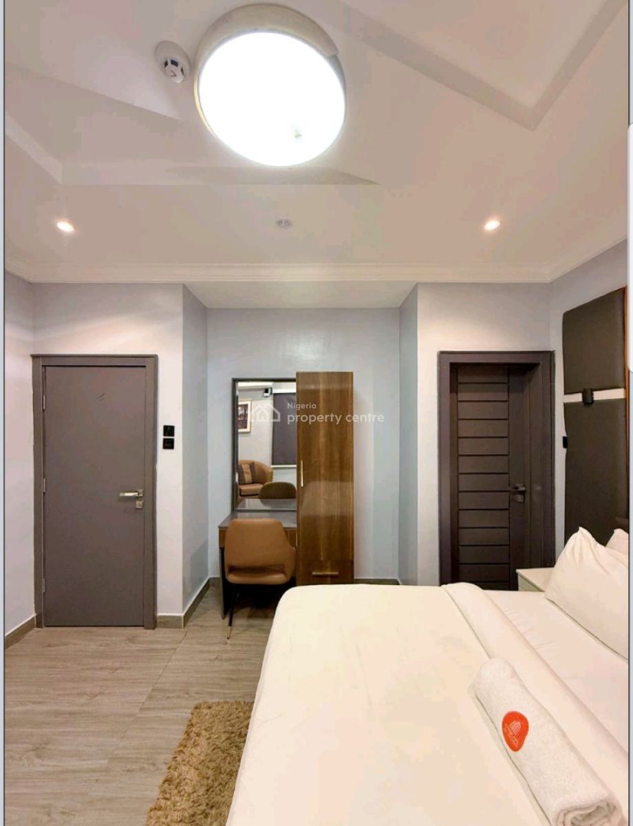 2 Bedroom Appartment, Opebi, Ikeja, Lagos, Flat / Apartment Short Let