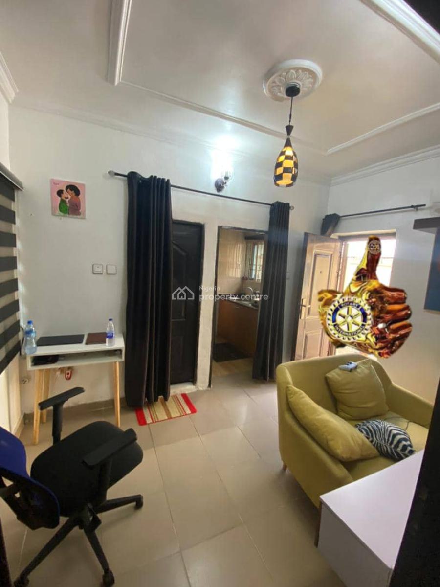 Potable Minifalt in Secured and Tarred Road, Crown Estate, Sangotedo, Ajah, Lagos, Flat / Apartment for Rent