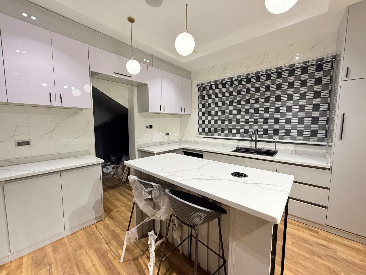 Contemporary 5 Bedroom Detached House, Guzape District, Abuja, Detached Duplex for Sale