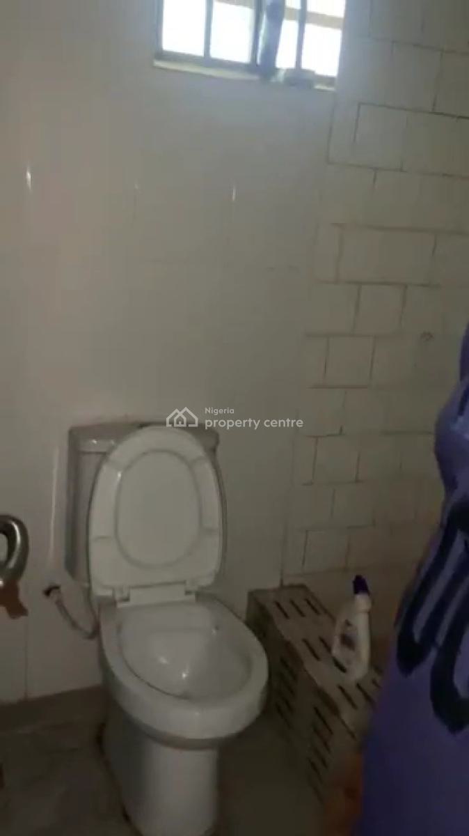 3 Bedroom Ground Floor in a Prime Estate 3 Toilet+2 Bedroom, Gbagada, Lagos, Flat / Apartment for Rent