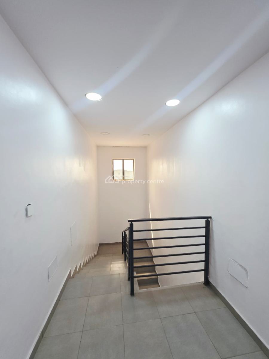 Partly Furnished 2 Bedrooms Penthouse with Bq, Lekki Right, Lekki Phase 1, Lekki, Lagos, House for Sale