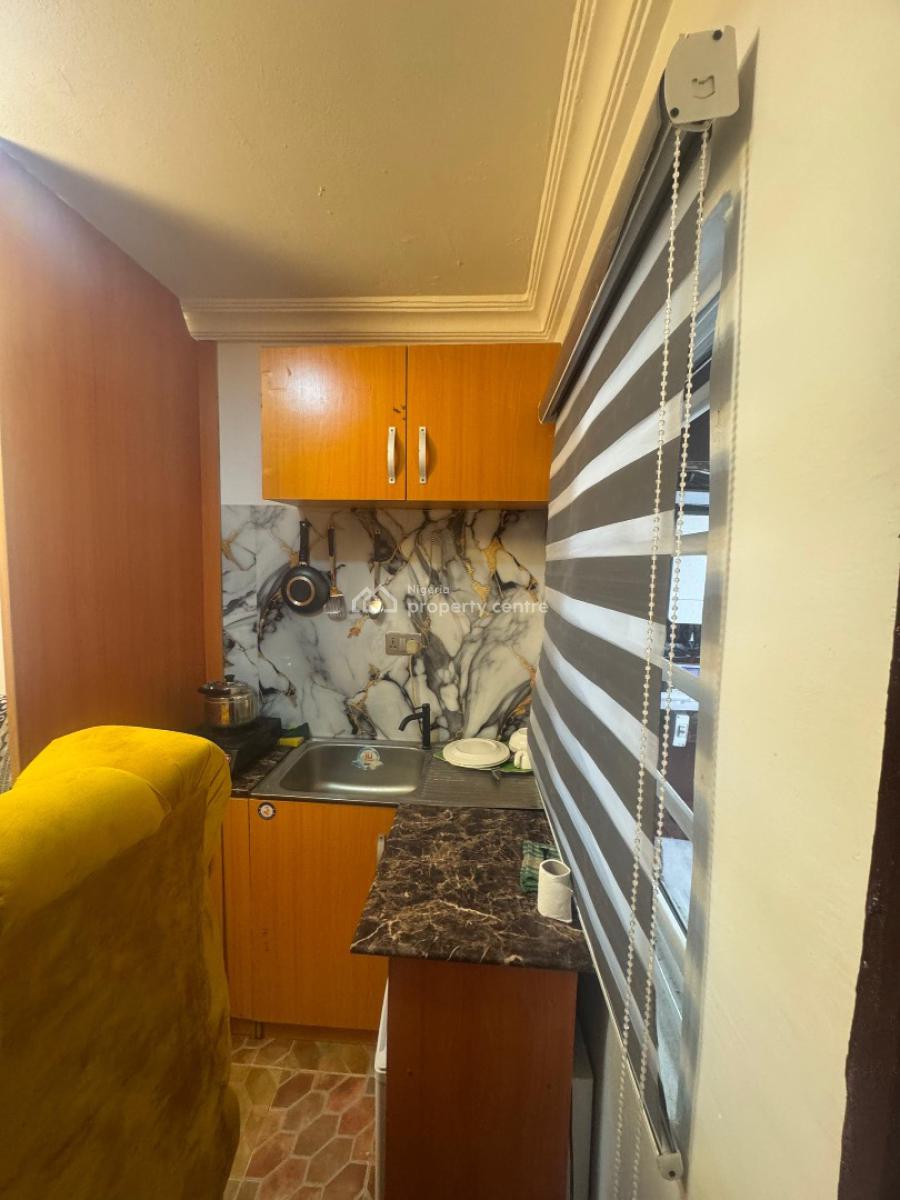 a Well Maintained 3bedroom Apartment at Lekki Phase 1, Lekki Phase 1 Lekki Lagos, Lekki Phase 1, Lekki, Lagos, Flat / Apartment for Rent