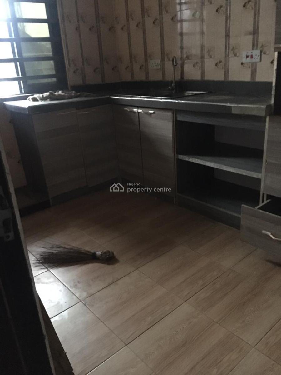 Renovated 2 Bedrooms Apartments, Chevron Lekki, Lekki Phase 2, Lekki, Lagos, Flat / Apartment for Rent