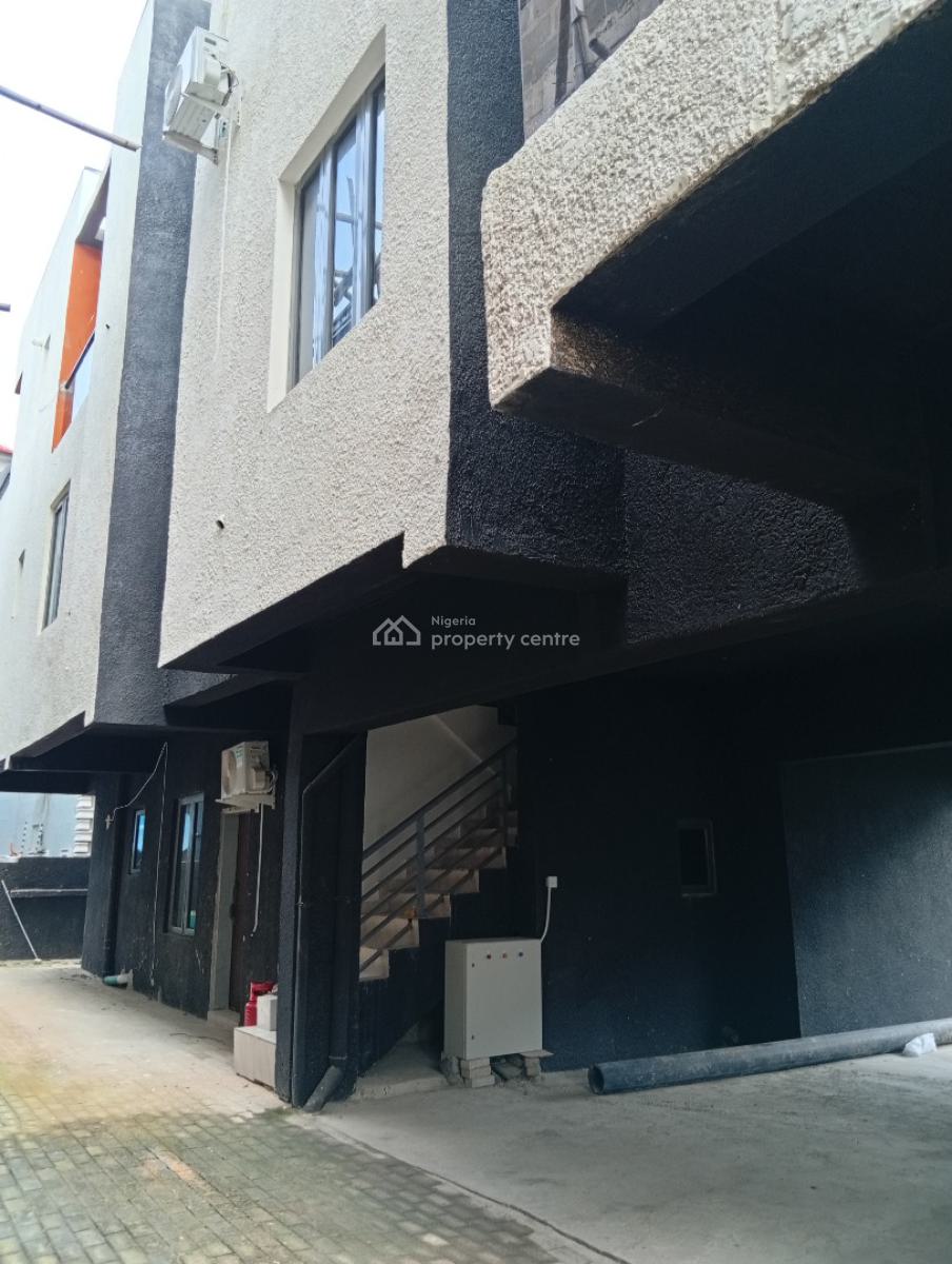 2 Bedroom Apartment, Lekki Phase 1, Lekki, Lagos, Flat / Apartment for Sale
