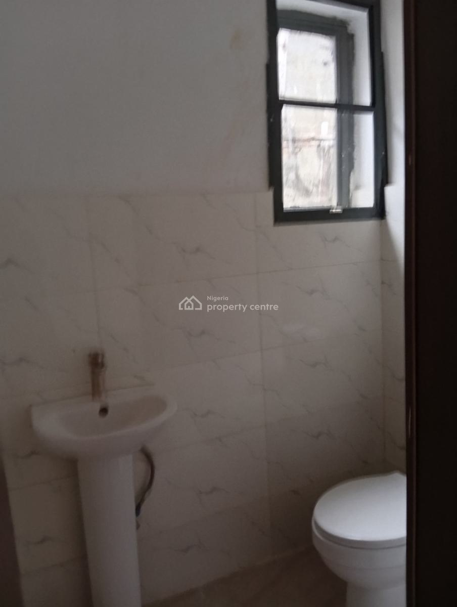2 Bedroom Apartment, Lekki Phase 1, Lekki, Lagos, Flat / Apartment for Sale