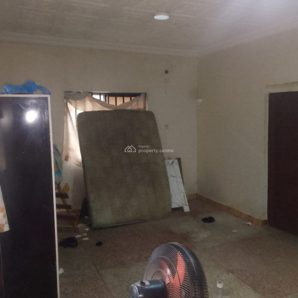 *self Service 3 Bedrooms Flat on The Groundfloor Ins, Osapa, Lekki, Lagos, Flat / Apartment for Rent
