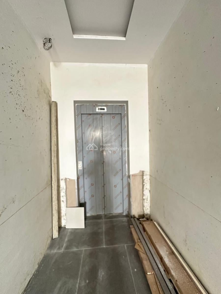 Outstanding Luxury Spacious 3 Bedroom Apartment with Bq, Elevator, Gym, Flood Free Area • ⁠bq • ⁠gym • ⁠elevator • ⁠rooftop Swimming Pool, Lekki Phase 1, Lekki, Lagos, Block of Flats for Sale
