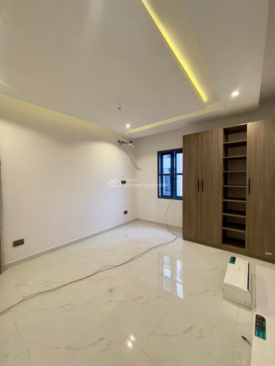 Absolutely Decent 3 Bed Apartment with Gym, Ikate, Lekki, Lagos, Flat / Apartment for Sale