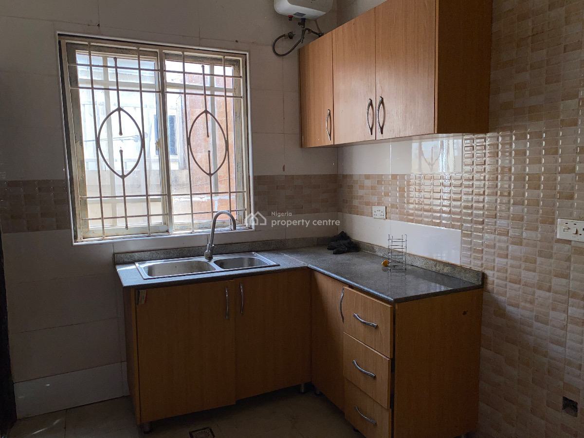 2 Bedroom, in an Estate, Life Camp, Abuja, Flat / Apartment for Rent