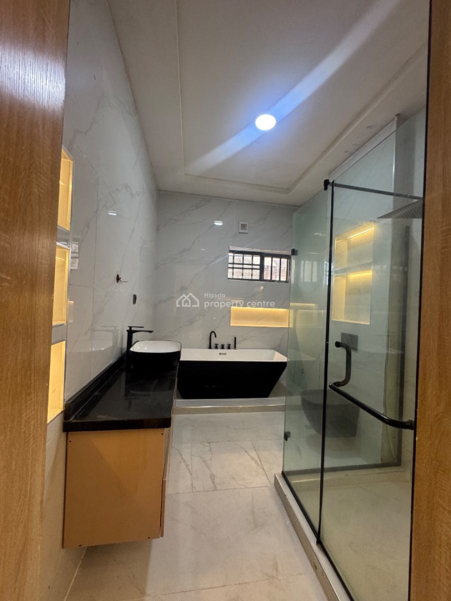 Massive World   5 Bedroom Duplex Fully Detached with Bq in Bera Estate, Bera Estate Chevron Drive, Lekki, Lagos, Detached Duplex for Sale