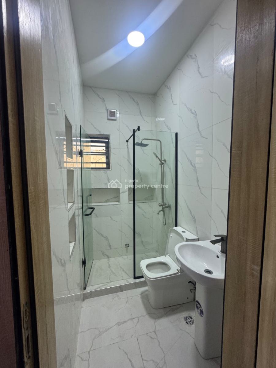 Massive World   5 Bedroom Duplex Fully Detached with Bq in Bera Estate, Bera Estate Chevron Drive, Lekki, Lagos, Detached Duplex for Sale