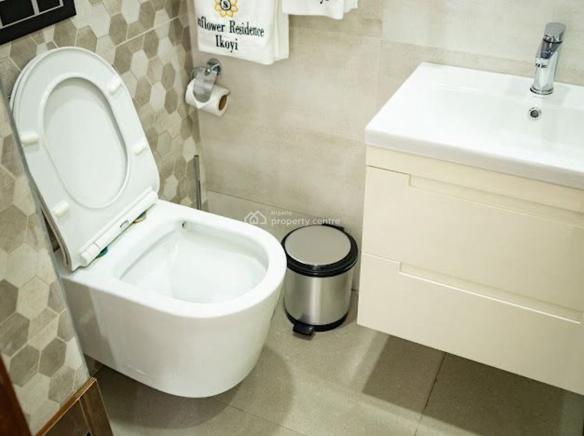 3 Bedroom Apartment with Gym and Swimming Pool., Off Alfred Rewane Road, Ikoyi, Lagos, Flat / Apartment Short Let