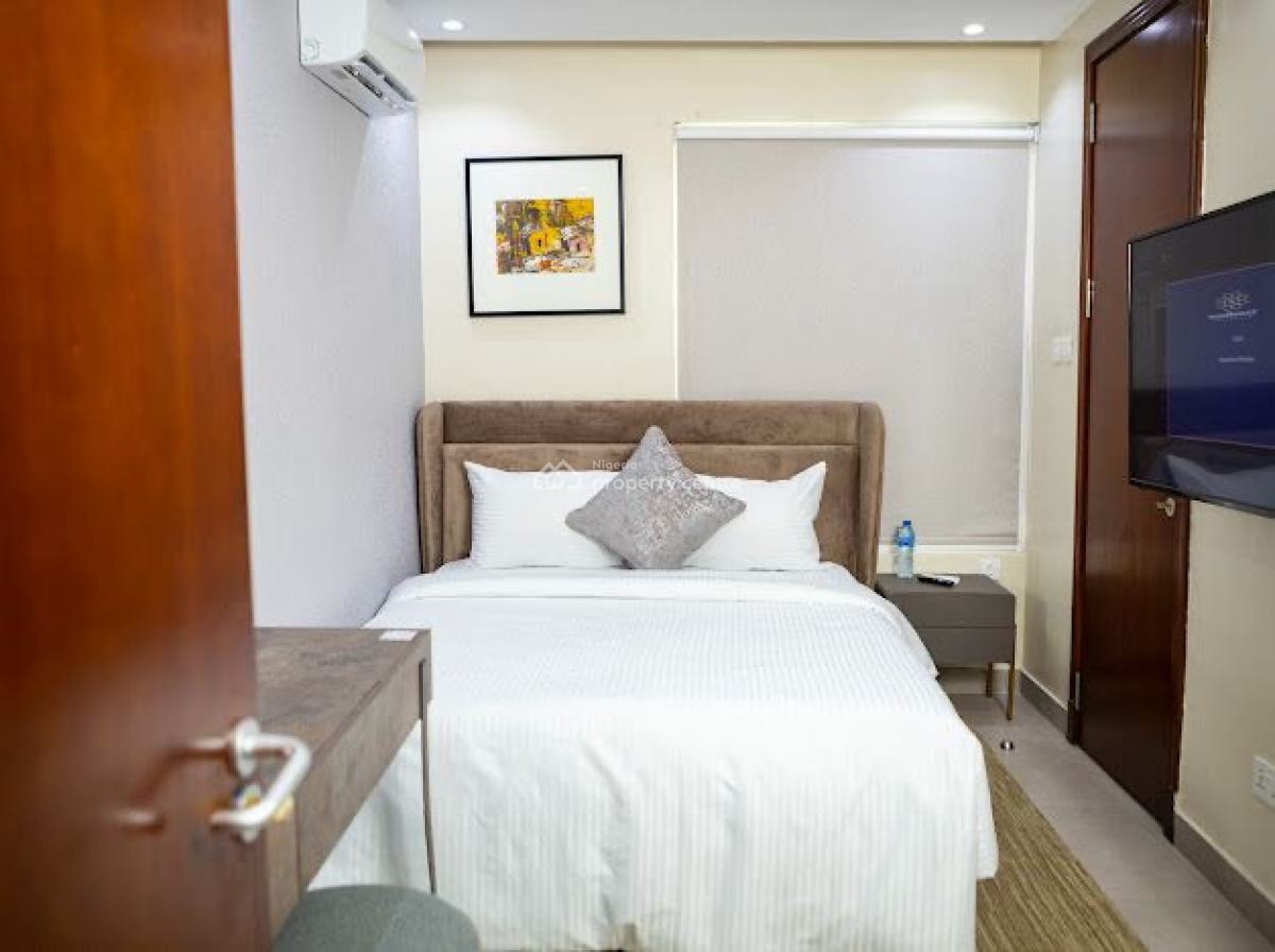 3 Bedroom Apartment with Gym and Swimming Pool., Off Alfred Rewane Road, Ikoyi, Lagos, Flat / Apartment Short Let