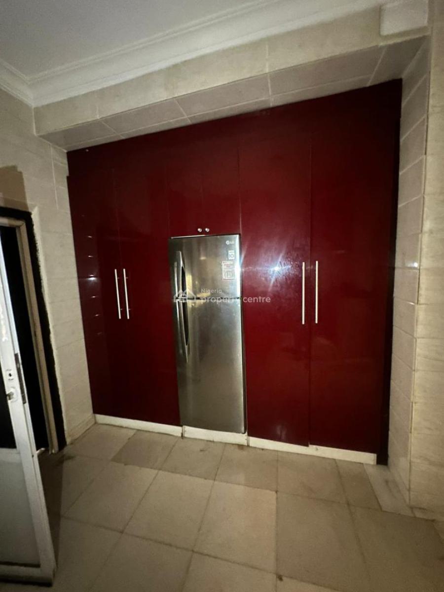 a Room in a Shared Apartment Sharing Only Kitchen Downstairs, Osapa London Lekki Lagos, Osapa, Lekki, Lagos, Self Contain (single Rooms) for Rent