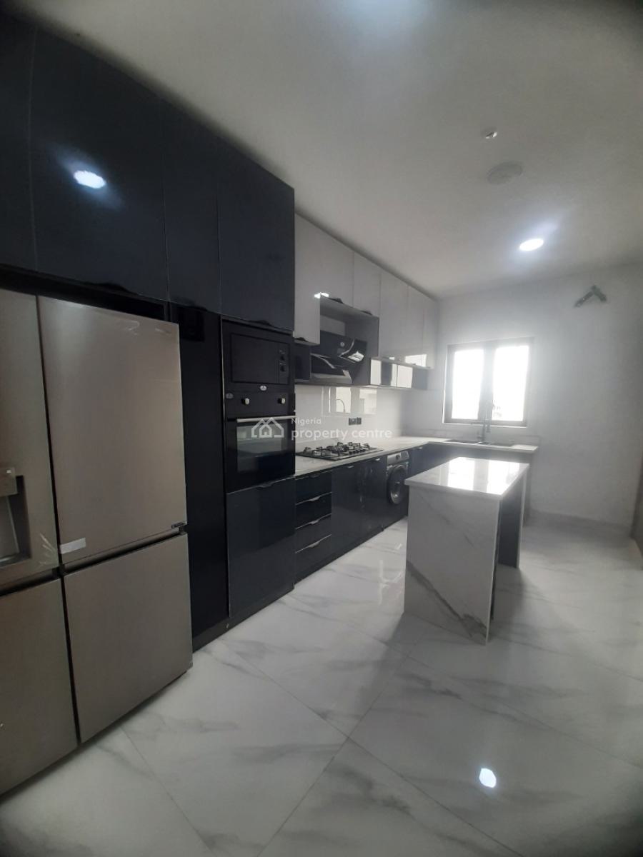 Newly Built and Serviced with 24/7 Power Supply 2 Bedroom En-suite Fla, Lekki Phase 1, Lekki, Lagos, Flat / Apartment for Rent