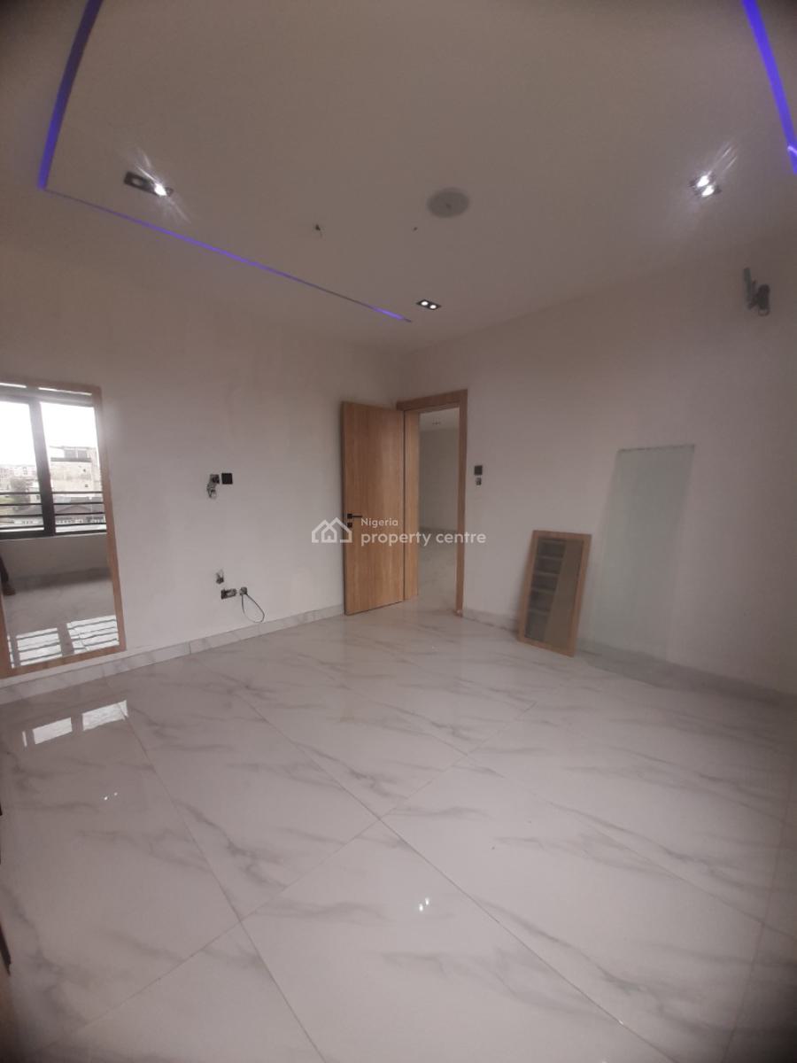 Newly Built and Serviced with 24/7 Power Supply 2 Bedroom En-suite Fla, Lekki Phase 1, Lekki, Lagos, Flat / Apartment for Rent