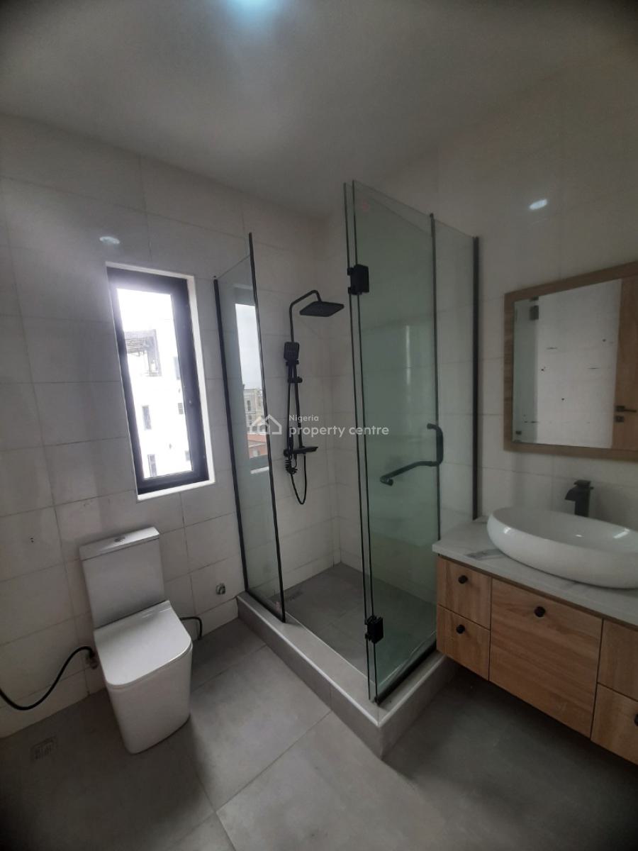 Newly Built and Serviced with 24/7 Power Supply 2 Bedroom En-suite Fla, Lekki Phase 1, Lekki, Lagos, Flat / Apartment for Rent